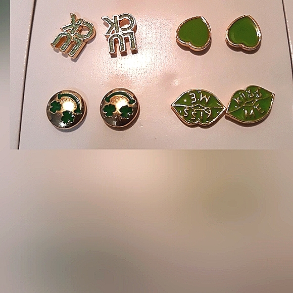 Add On Item- 1 Pr Stud Earrings.Must Bundle 2 reg priced items for $3 price!NEW - Picture 5 of 11